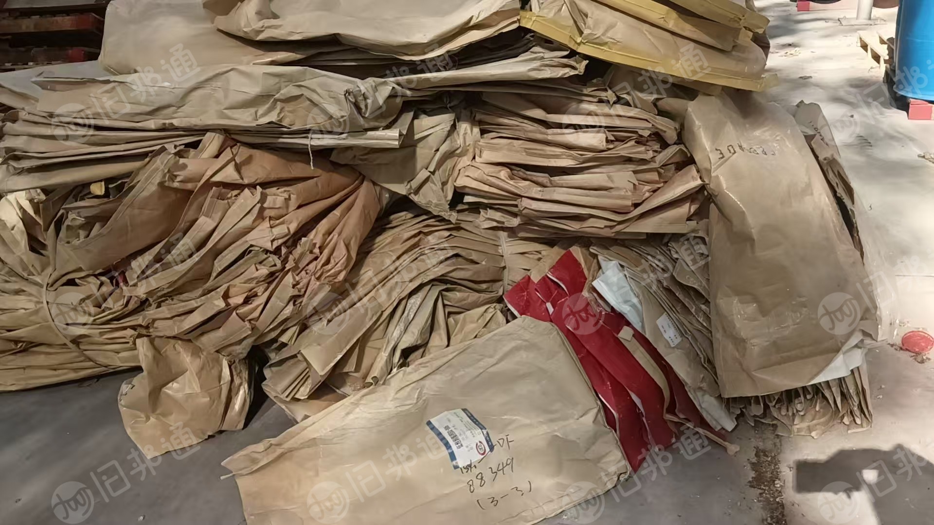 出售废旧牛皮纸袋，每个月五六吨