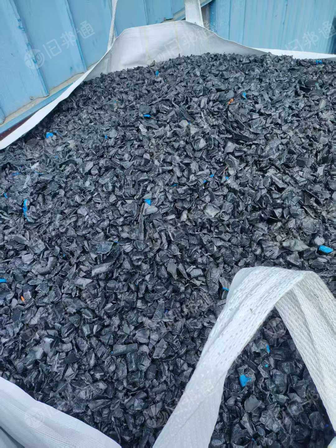 出售PE蓝线管破碎料，现货20吨