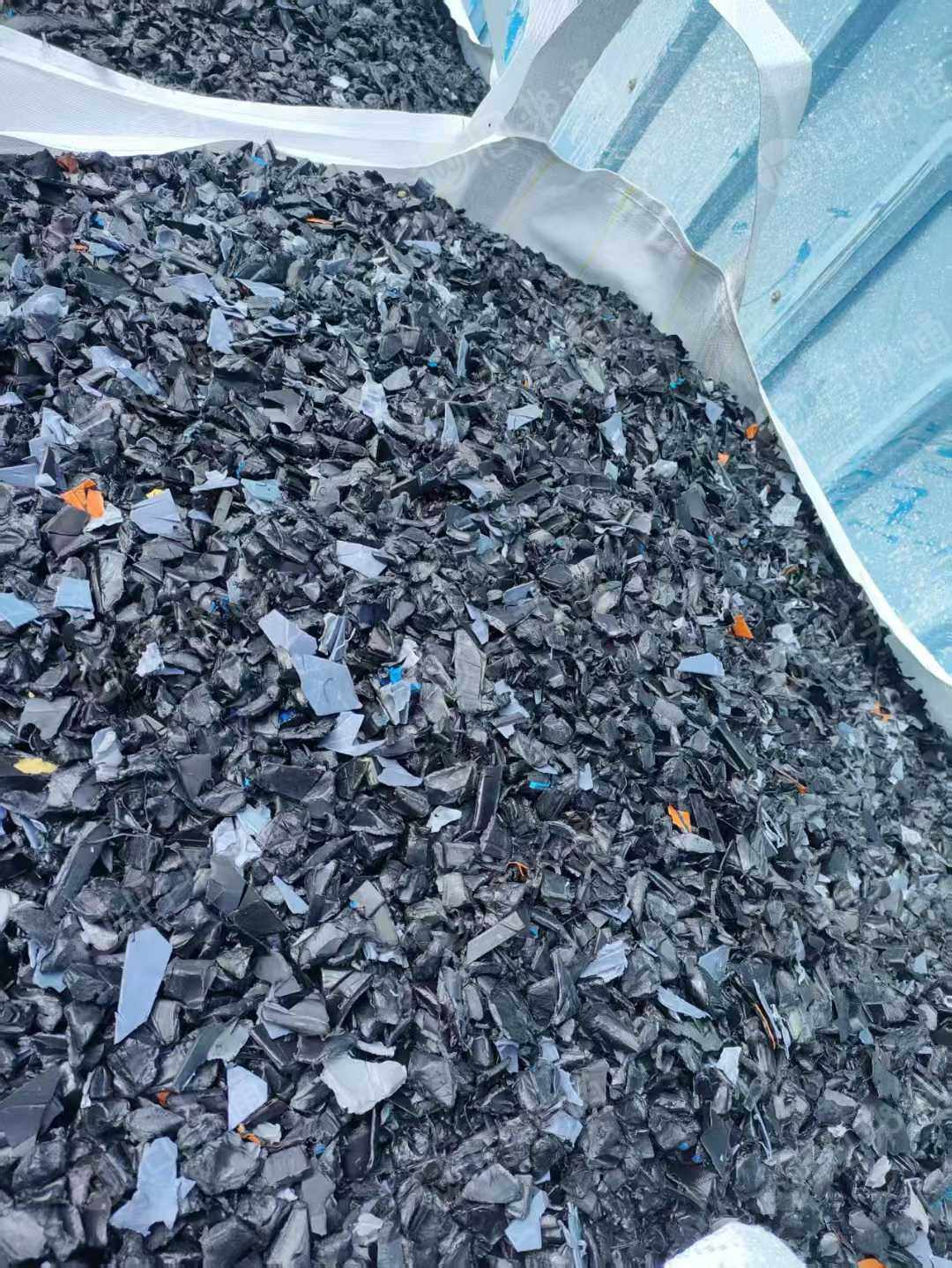 出售PE蓝线管破碎料，现货20吨