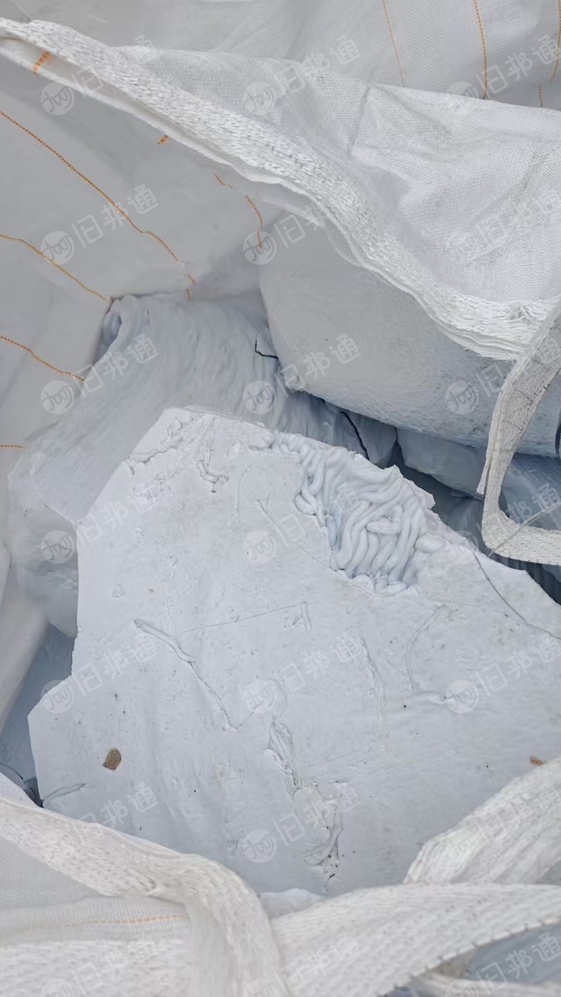 长期出售涤纶块料，大化块头，有光块，现货100多吨