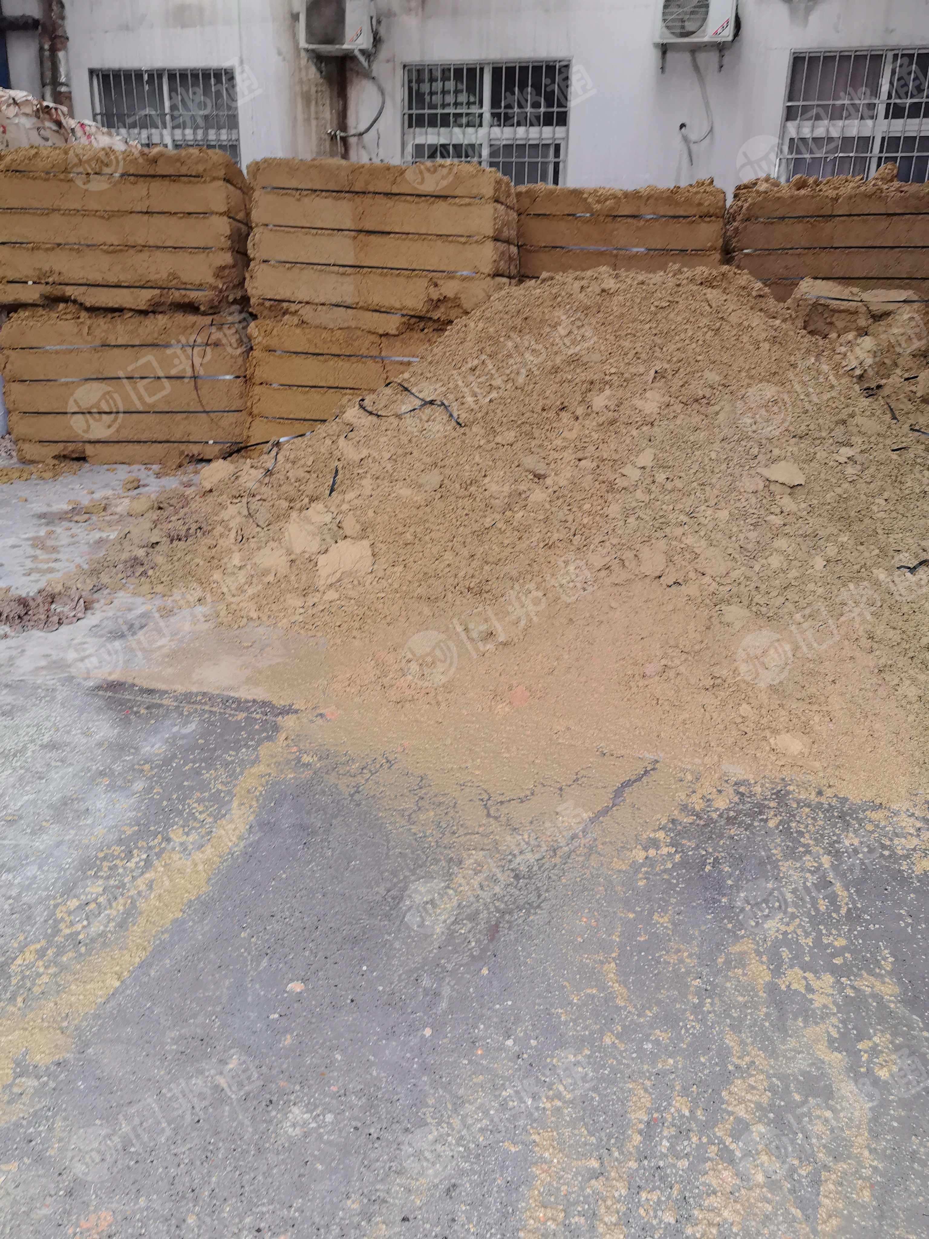 厂家大量收购纸塑袋加工的牛皮纸浆，生产硅酸钙板