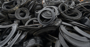 长期出售小车轮胎、货车轮胎割口料