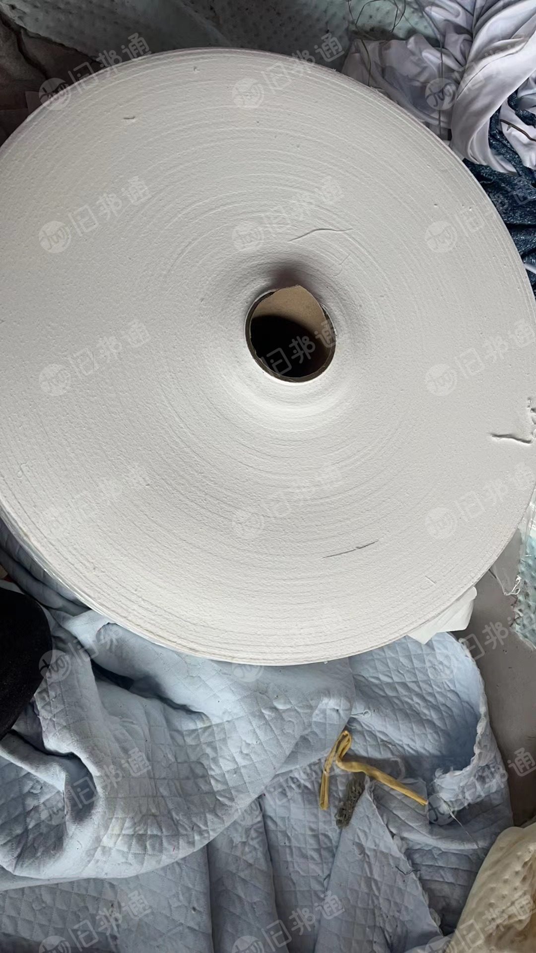 长期出售布条，一面白棉布一面衬布，可以做布条，现货16吨左右，货在山东青岛