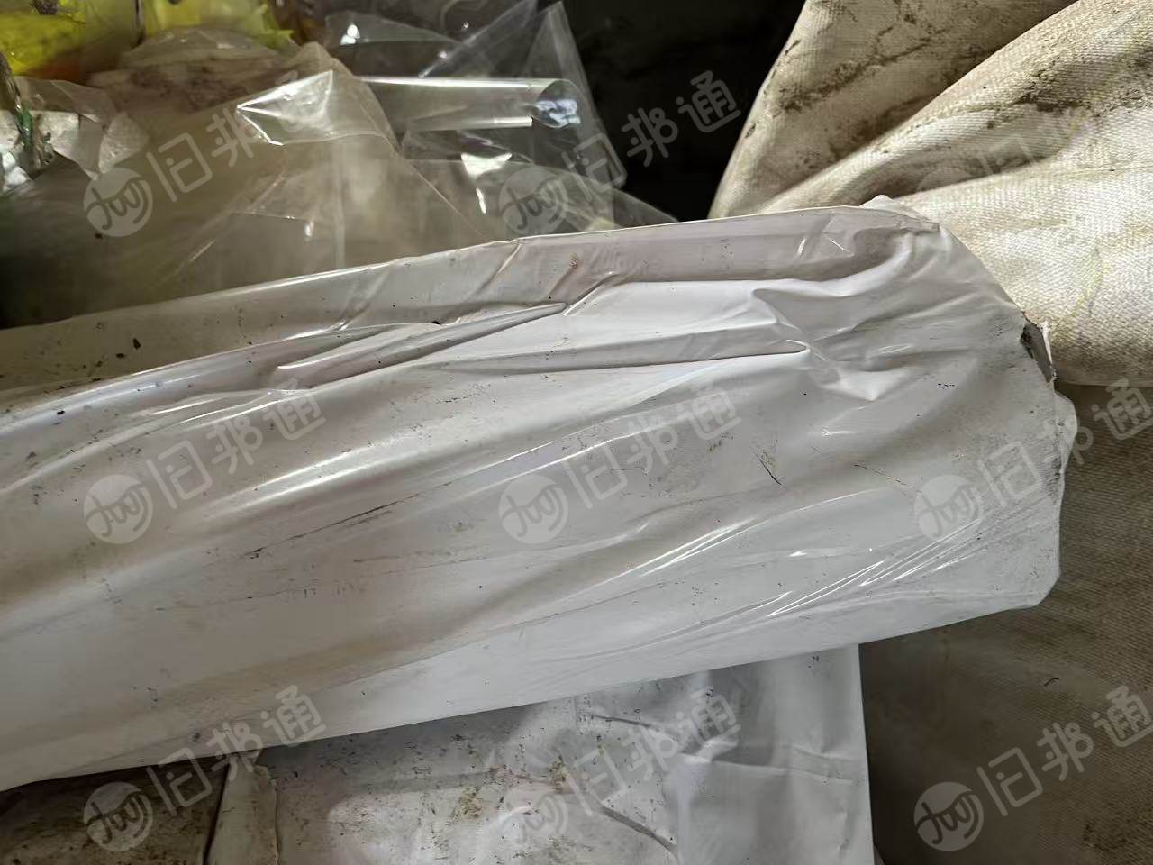 出售PVC废塑料，PVC膜跟PVC革料统货一起出，现货7吨左右