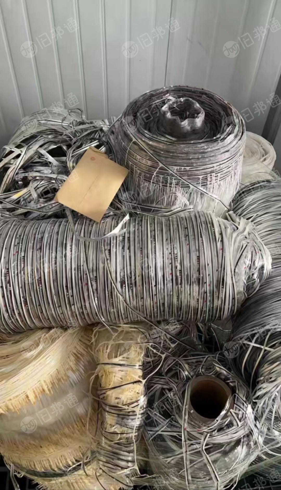 长期出售pet镀铝膜，opp镀铝膜，混压在一起，现货30吨