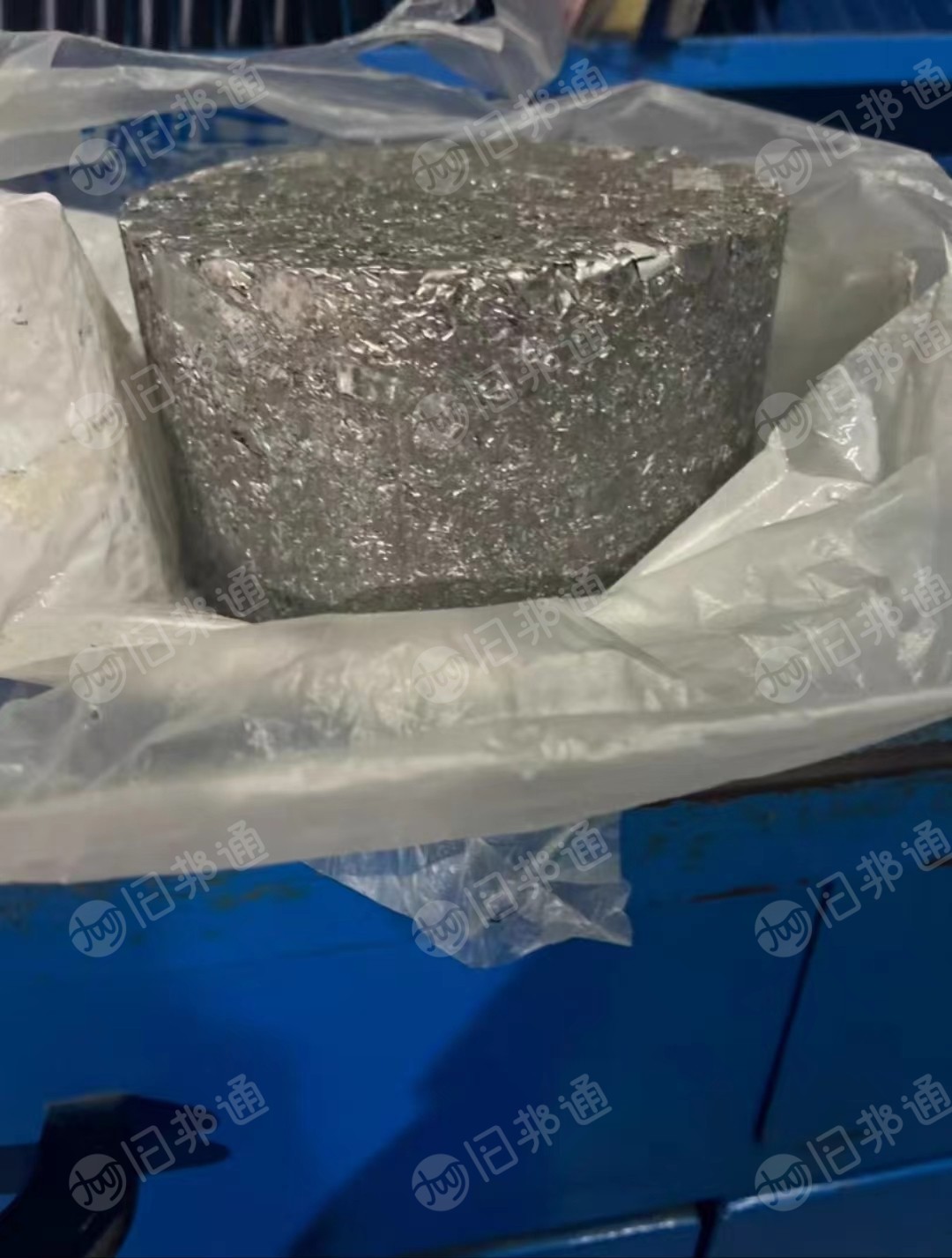 长期出售铝屑，五系含镁，已压块，现货10多吨