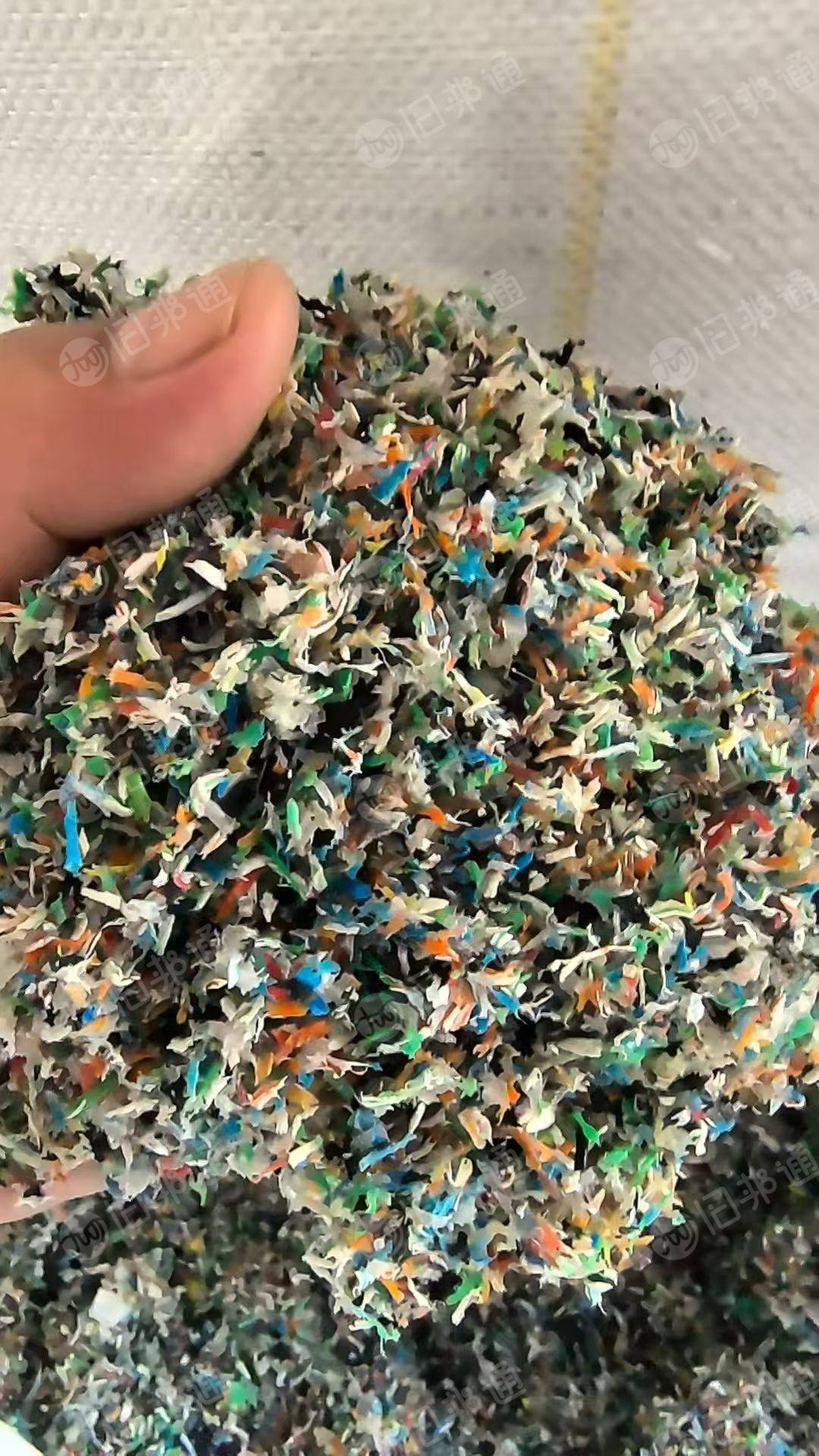 出售PP/PE混合料，全漂，过六道清水池，有一点高温胶，主要是从废旧铜线上下来的，现货一挂车