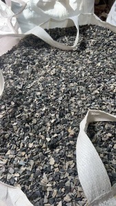 高价回收汽车纯内饰破碎料和压块