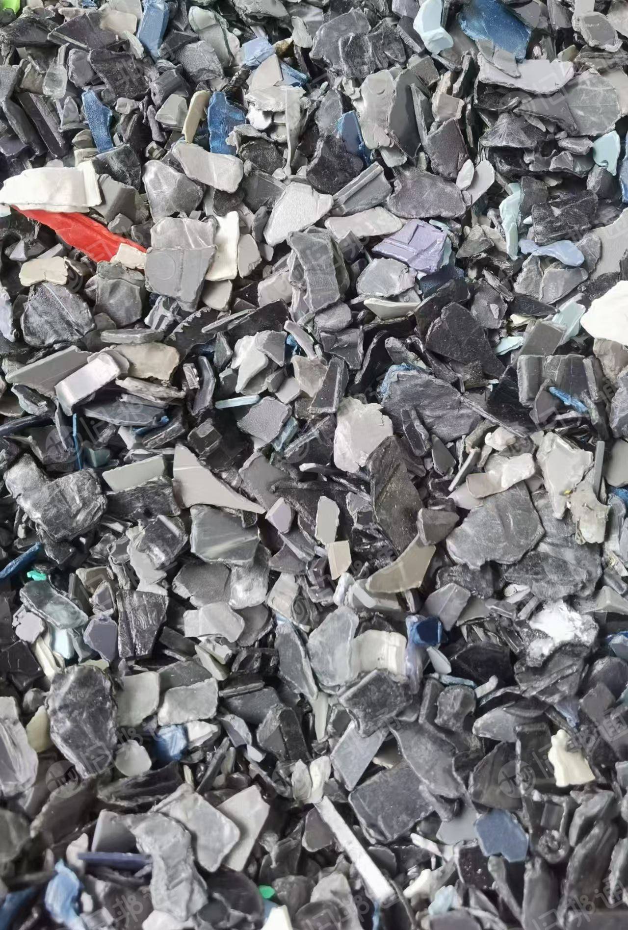 出售合金破碎料，复印机破碎的，冲击17个，现货一挂车