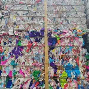 厂家大量求购彩色餐巾纸压包料