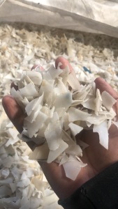 出售大白和小蓝桶破碎料