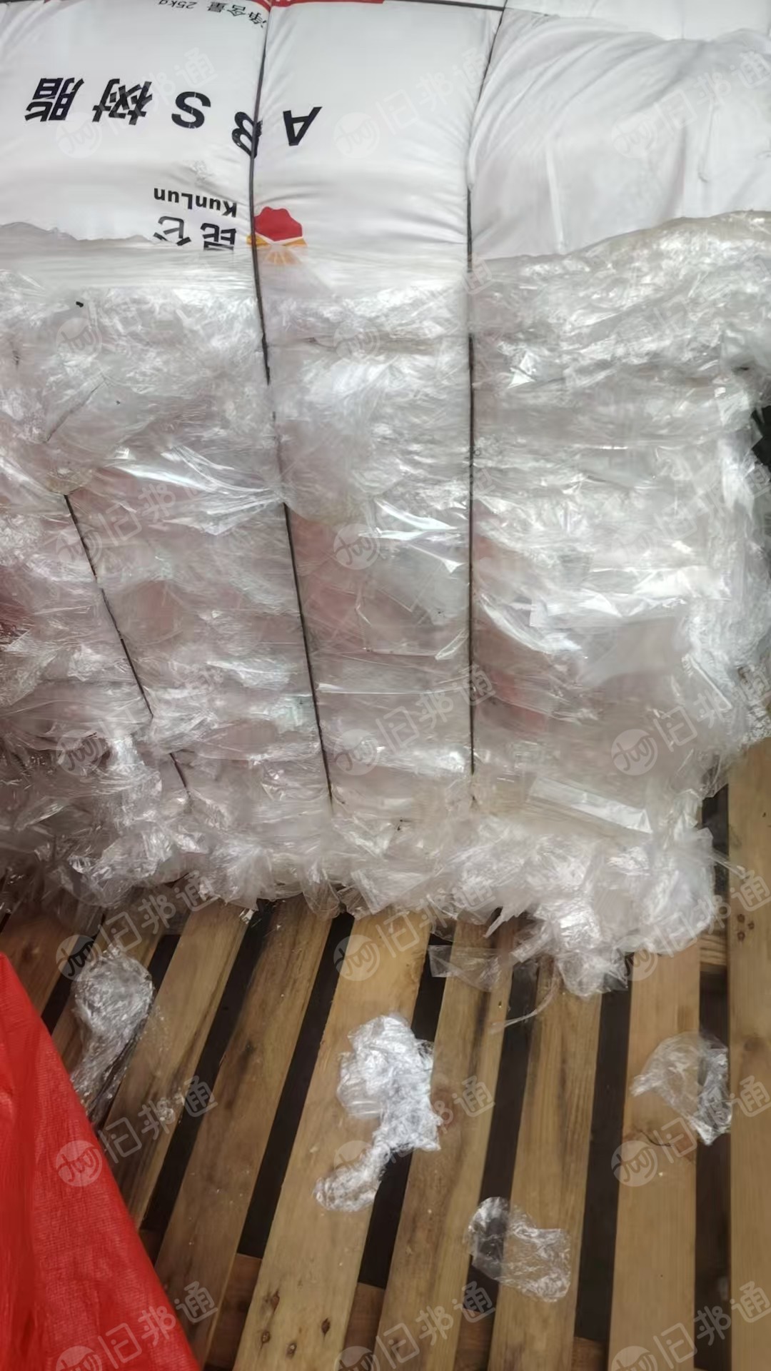 出售电子厂下来的干造PP膜废料，含少量服装丙膜，长期有货