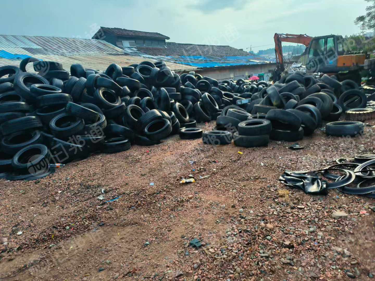 长期出售小钢丝胎和尼龙胎，有割口圈