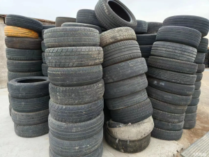 长期出售大车轮胎，小汽车轮胎