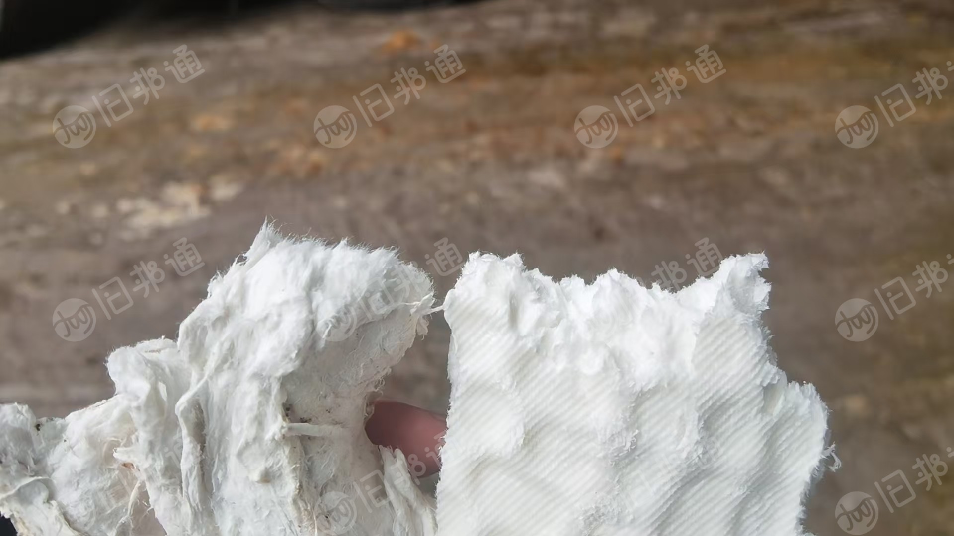 厂家长期求购白色废纸浆，不能有胶点，化纤，要有纤维，干度要干一点