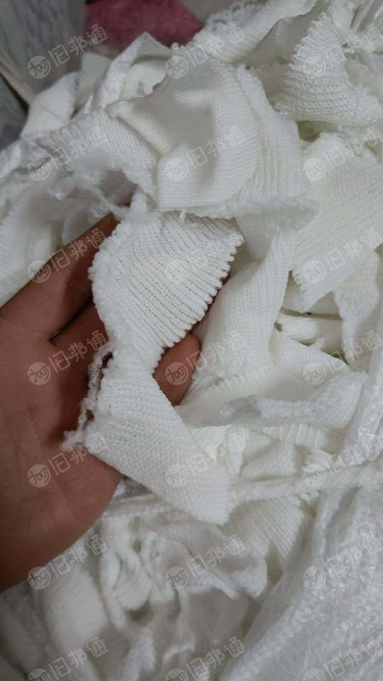 长期出售针织废纱毛纱，开花料，毛料，毛衣厂下来的，每月几十吨