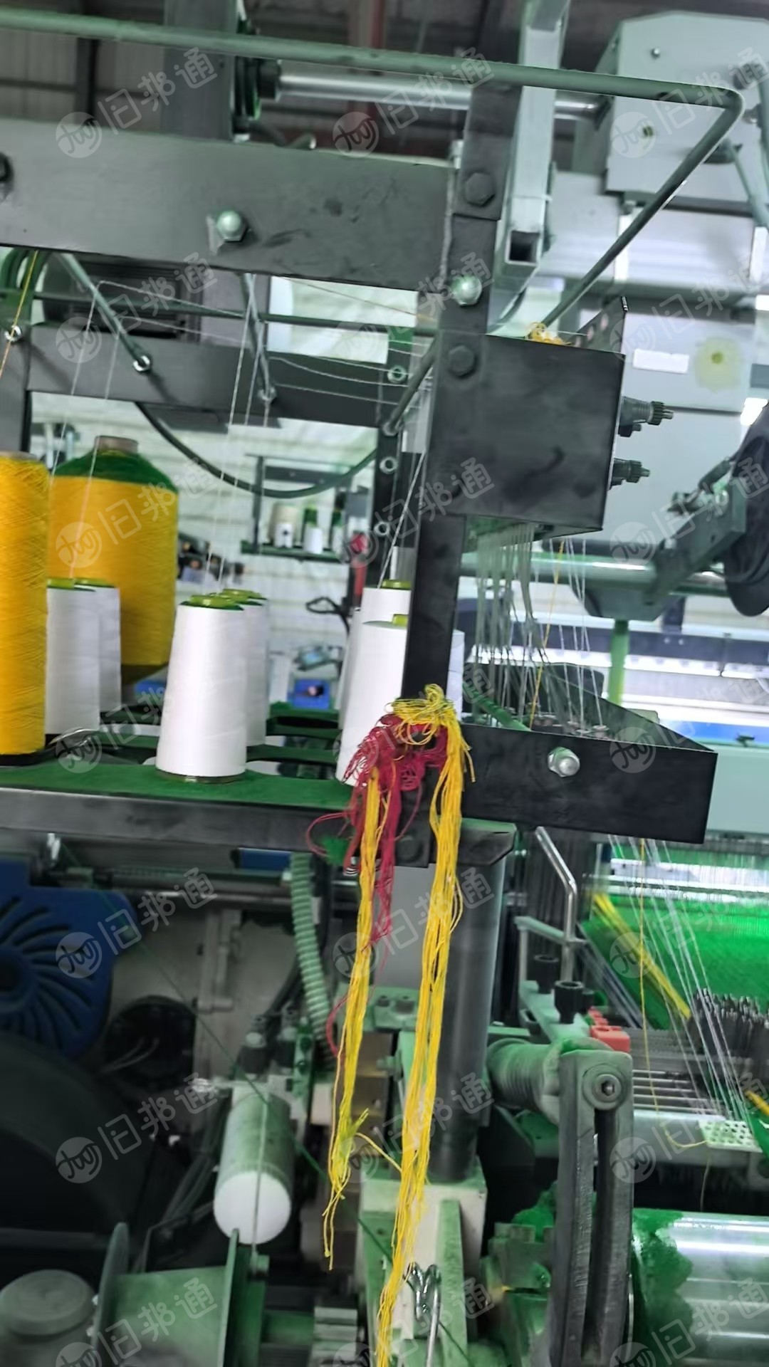 长期出售织布厂下来的涤纶废丝，涤纶缝纫线废丝，涤纶大化废丝，现货5吨