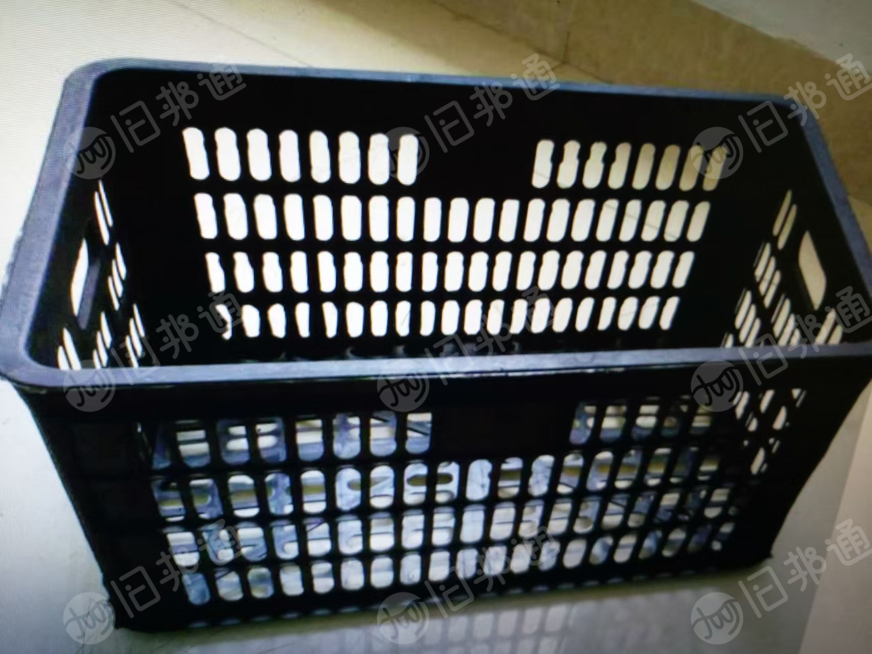 出售PP水果筐毛料，沉水，月供100吨