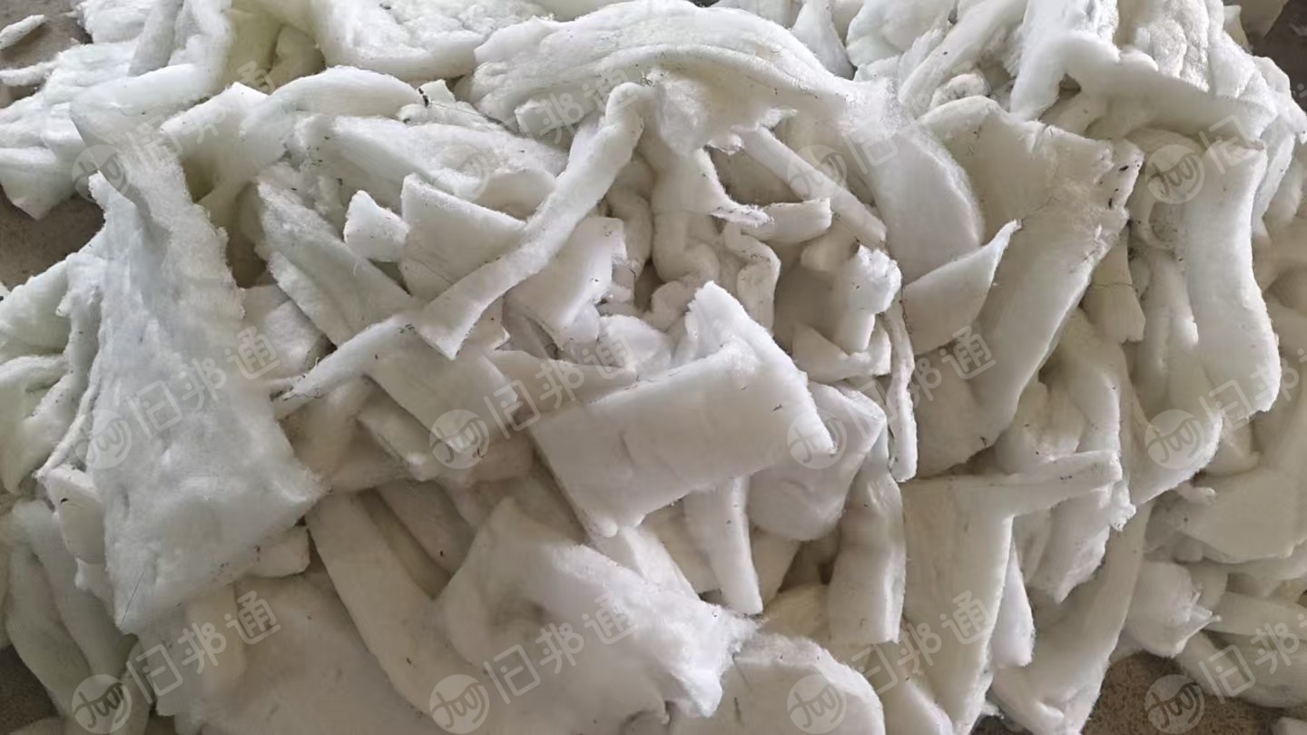 长期出售白色纯涤纶丝绵，娃娃棉，枕头棉，现货100吨左右，货在安徽亳州