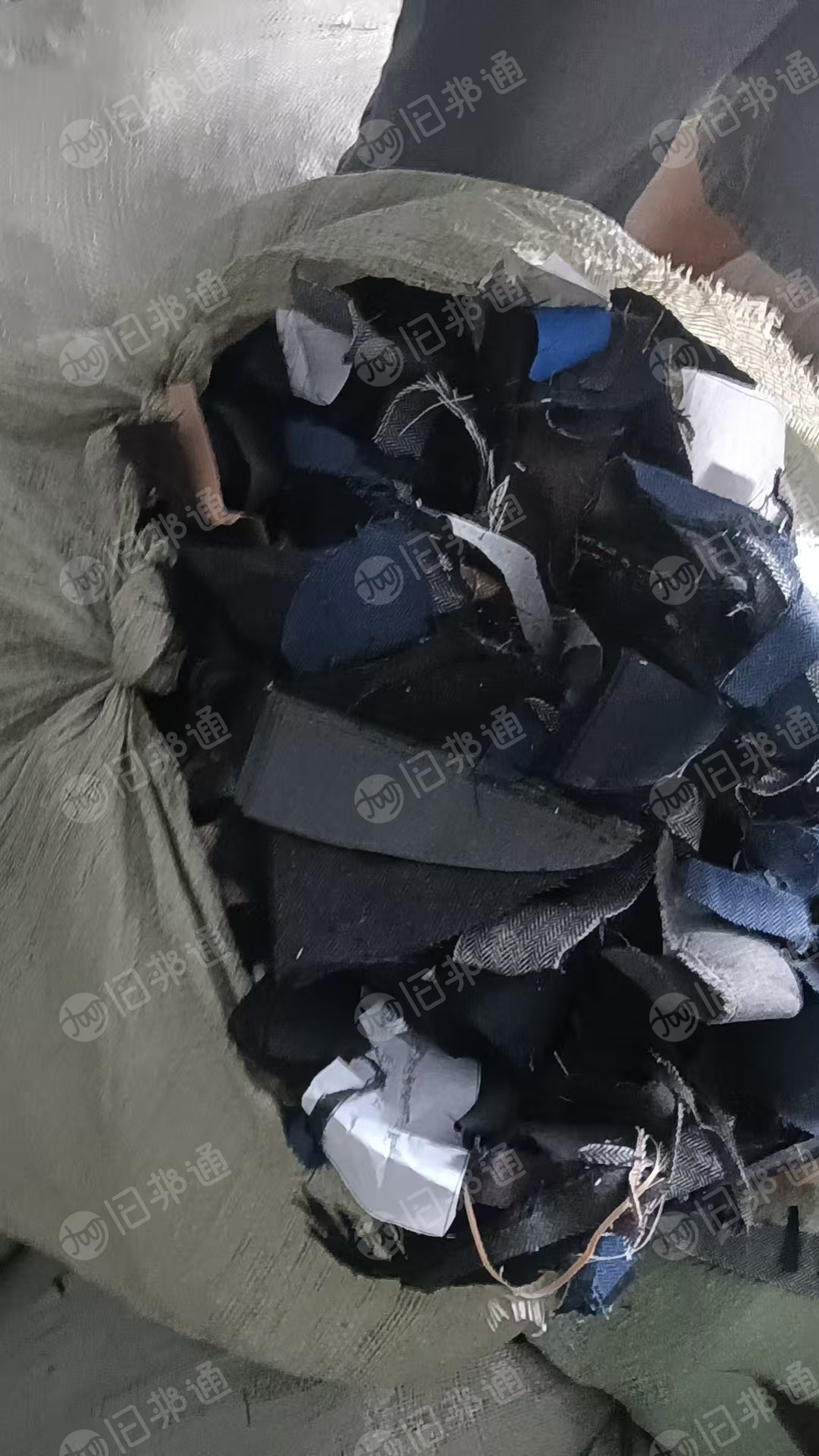 长期出售碎布统货,服装厂裁下来的,西装料休闲裤衬衫料,每个月300吨,货在广东汕尾