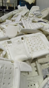 长期出售汽车座椅海绵，没有压包的，现货有13米一车，在广东汕尾