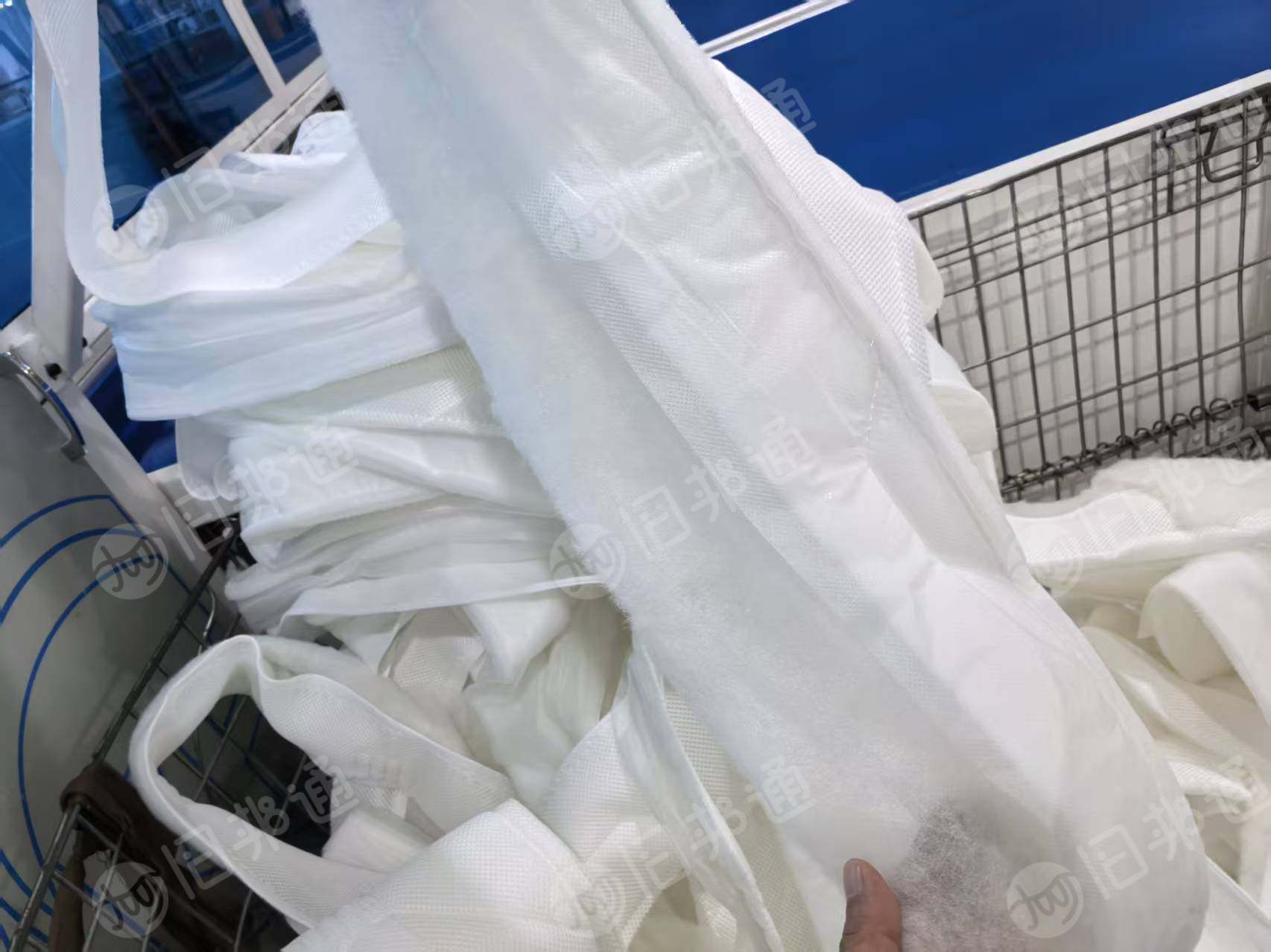 长期出售床垫厂下来的废海绵，夹丝棉，统货有带布的，现货有60多吨，在湖北黄冈