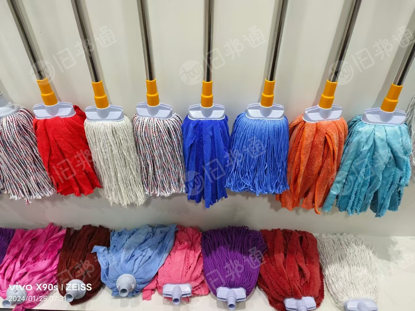 长期出售成品拖把，木杆圆头宽头拖把、，不锈钢杆圆宽头拖把，尘推及各种款式拖把，在河北保定