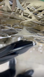 长期出售5系废铝，出水91，带一层薄膜，月供70吨