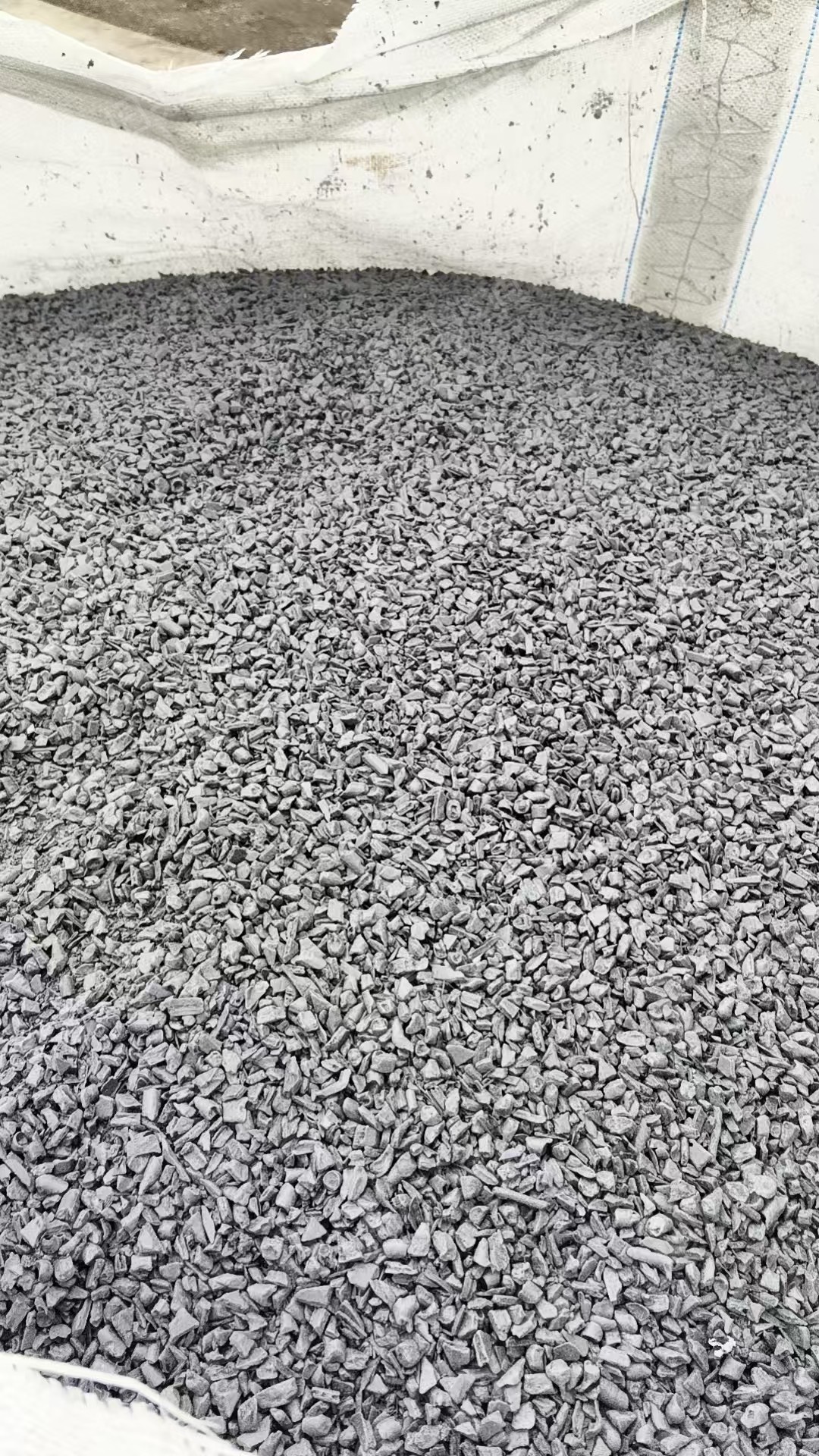 出售尼龙双6破碎料，PA66破碎料，月供40吨