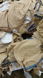 出售废旧纸塑袋，月供9.6一车，大概装4万个左右