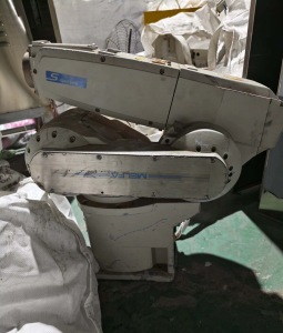 出三菱机械手设备，五六台，淘汰废旧设备