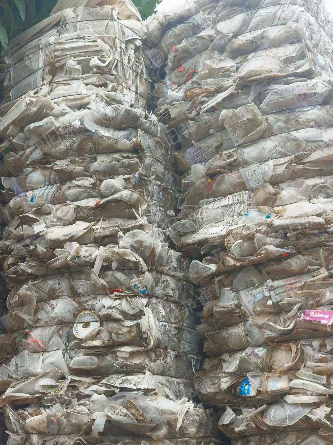 长期出售餐盒压块