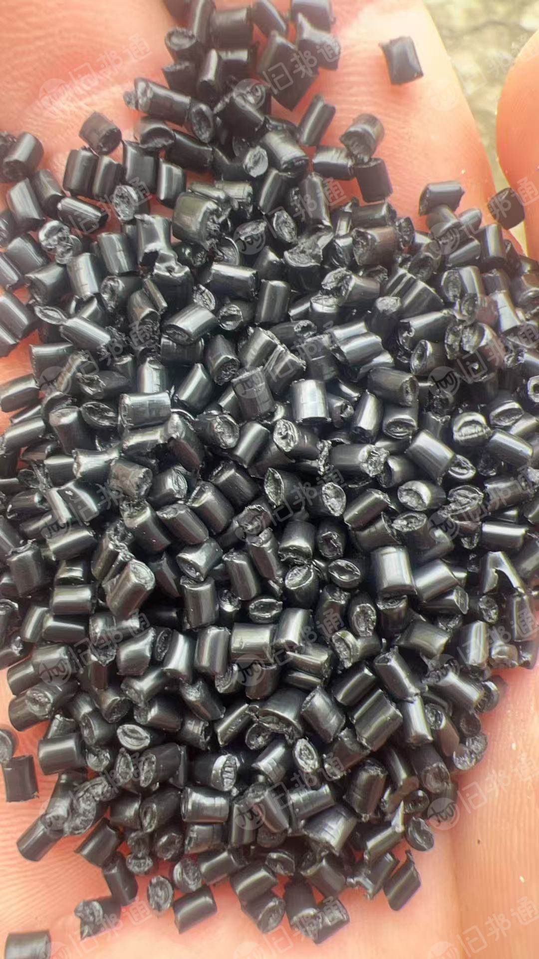 长期出售黑色的pp无纺布颗粒，pp颗粒，全漂的，过60目，可注塑用，现货60吨，货在江苏扬州