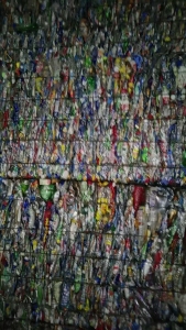 大量出售PET三色瓶砖，现货量几百吨