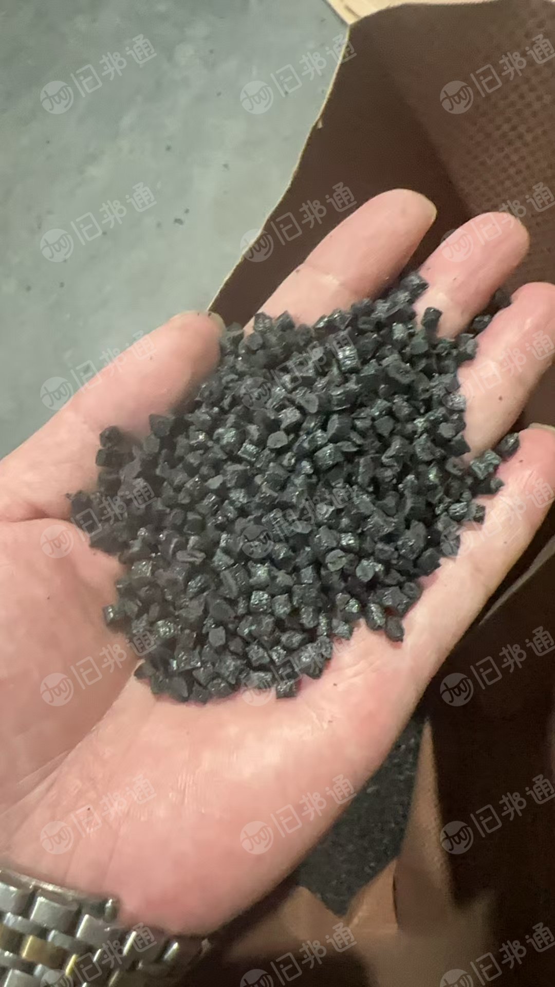 大量出售加纤PC颗粒，马来西亚进口货，现货250吨左右，月供100-200吨