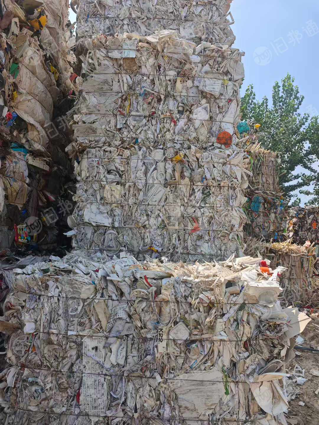 长期出售分色丙压块，白丙压块，涂料桶压块，花口杯压块