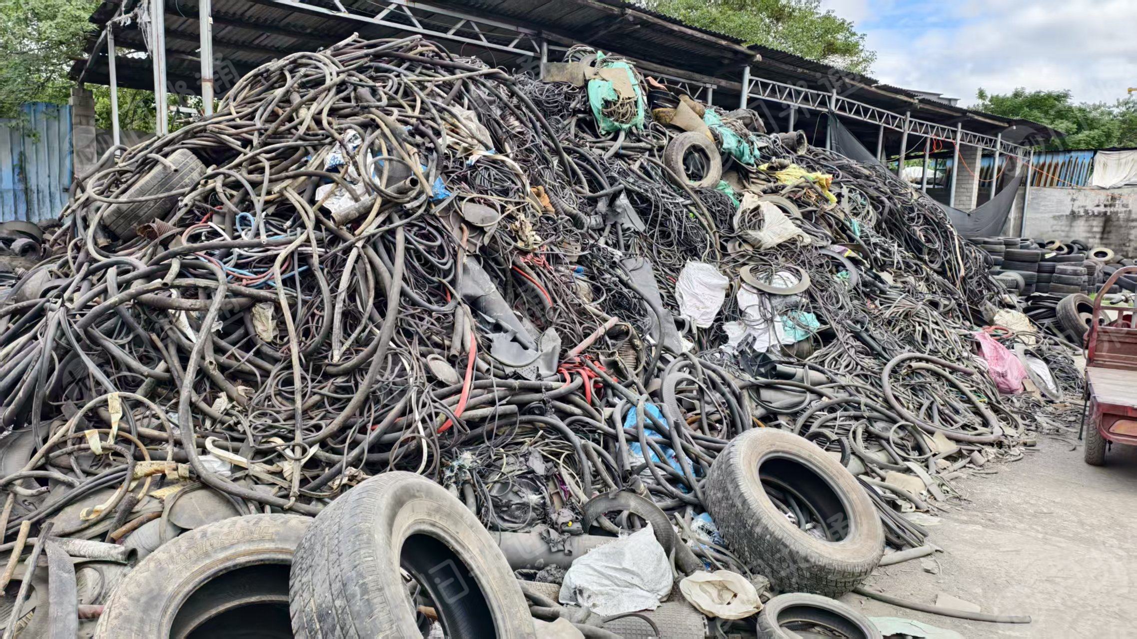 出售黑色橡胶炼油料