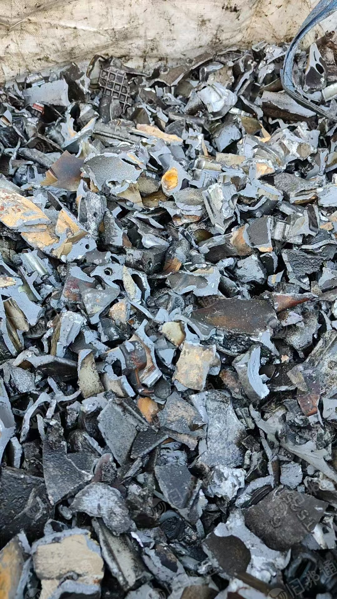 出售机铝破碎料，现货50吨