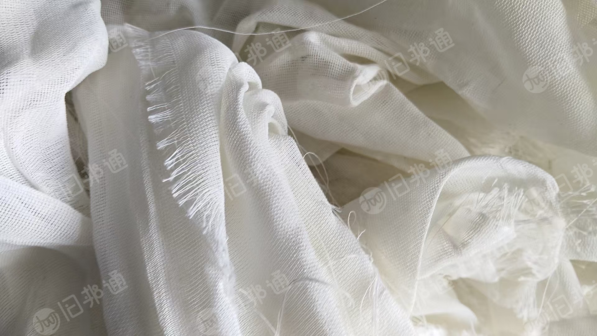 长期出售涤纶废布，氨纶废布，涤纶边角料，可造粒用，都分拣好了，白色，花色有两种