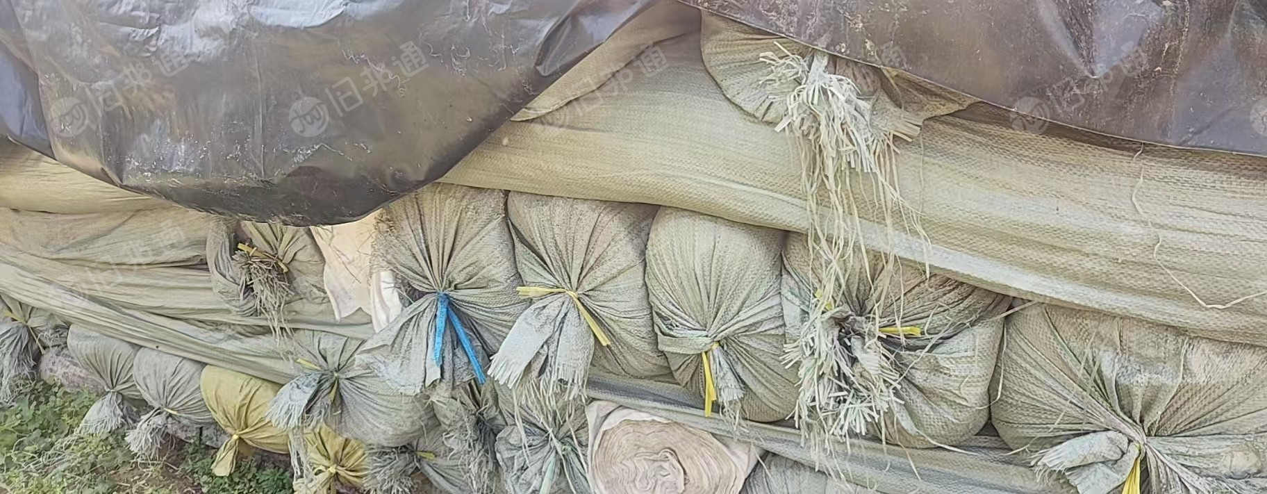 搬仓库低价处理一批库存土工布，门幅4米，一捆50米，总共有150捆左右，低价处理，货在山东德州