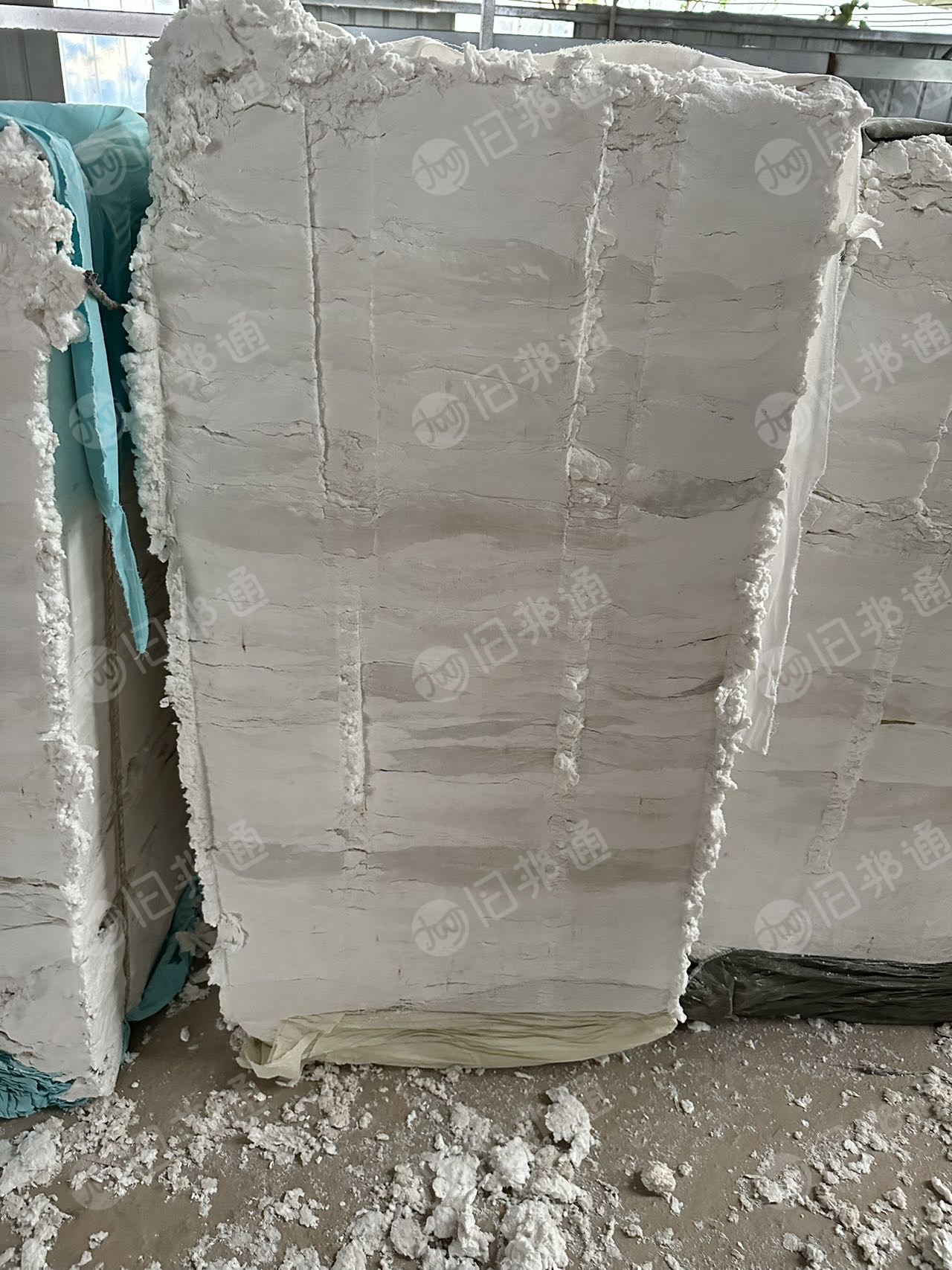 长期出售脱脂棉粉尘，磨毛料，纯棉无高分子，可以造纸用，每个月100吨，货在广东佛山