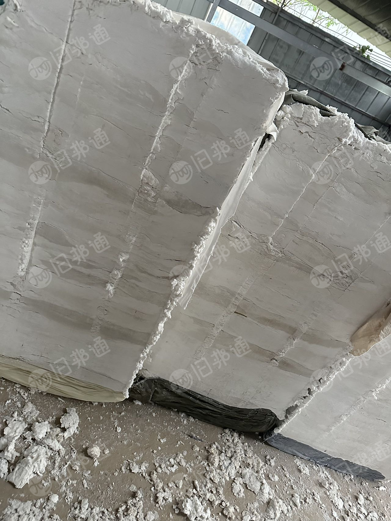 长期出售脱脂棉粉尘，磨毛料，纯棉无高分子，可以造纸用，每个月100吨，货在广东佛山