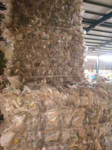 出售餐盒压块，饭盒毛料，基本不含奶茶杯，月供60吨