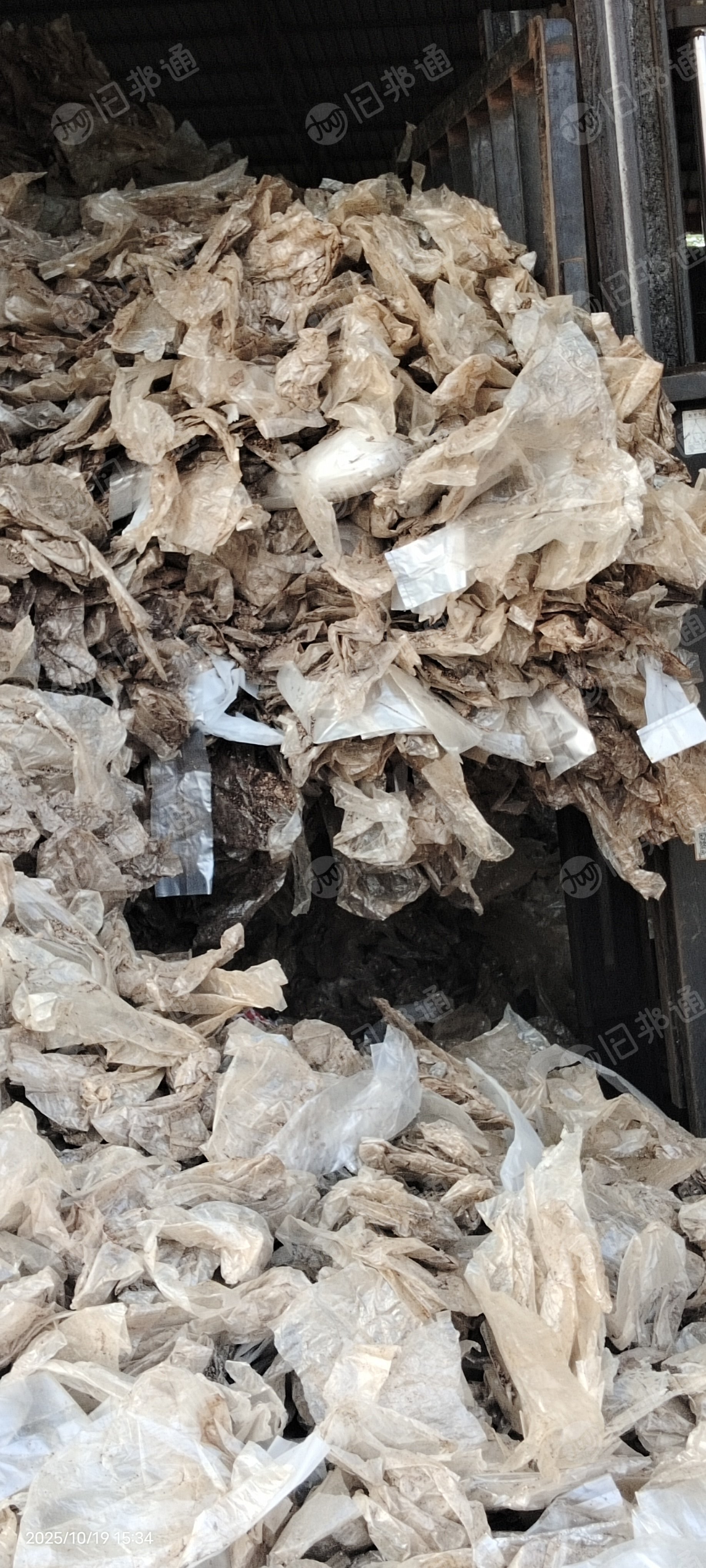 长期出售纯pp蘑菇袋废料，现货60吨