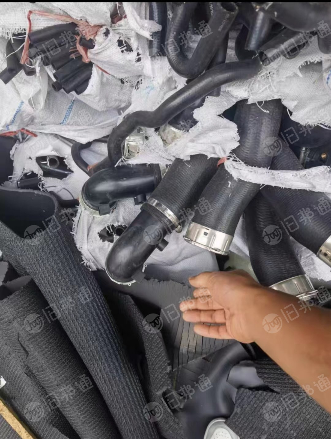 长期出售厂里下来的废旧橡胶管，够车才发走