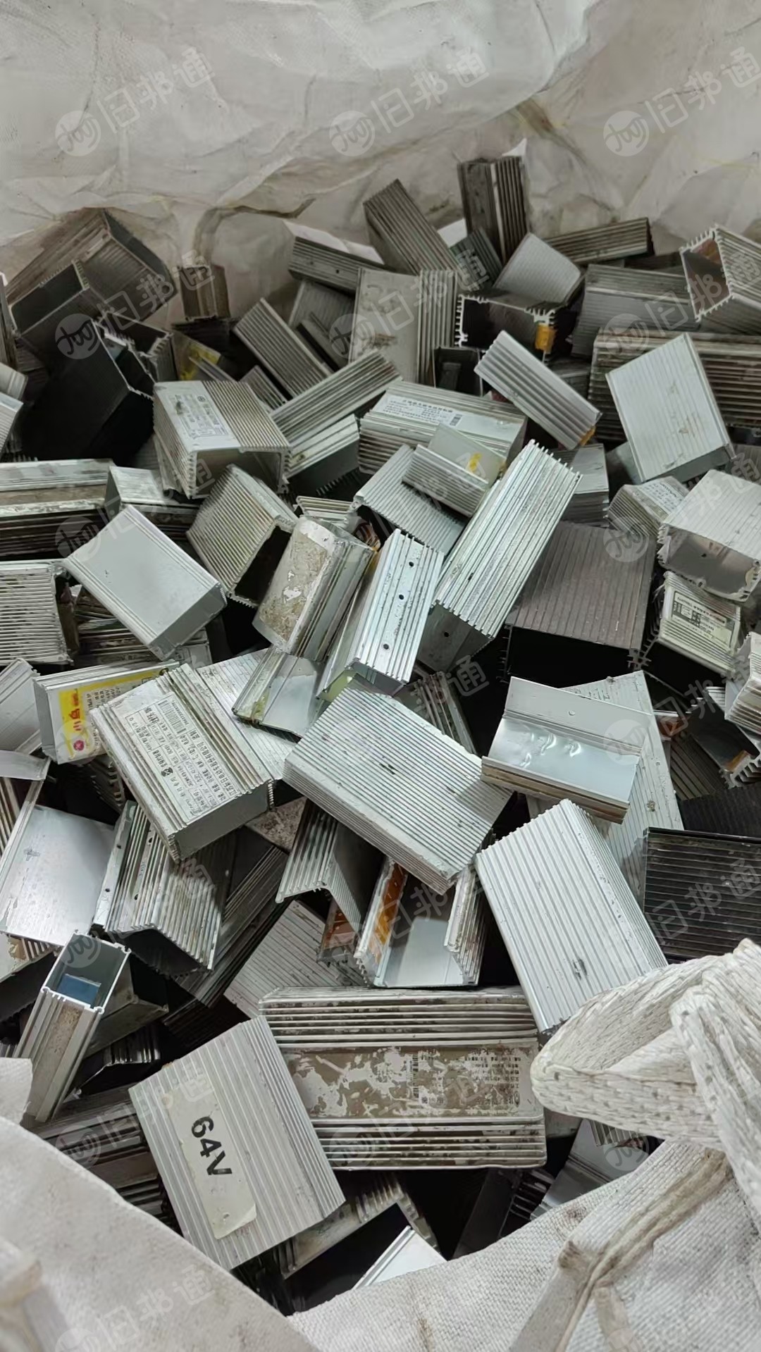 出售控制器的铝壳，现货10吨左右