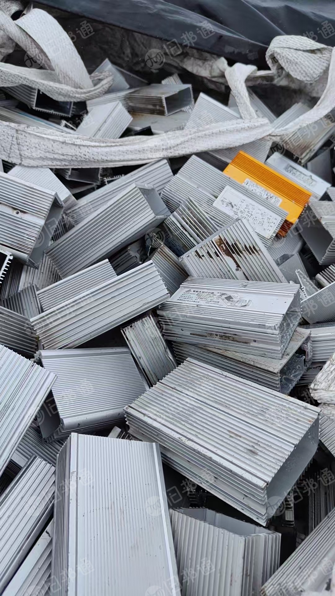 出售控制器的铝壳，现货10吨左右