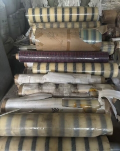 大量出售卷筒PE保护膜，PE胶水卷膜