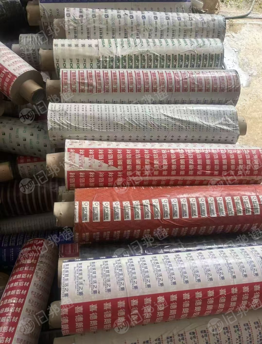 大量出售卷筒PE保护膜，PE胶水卷膜