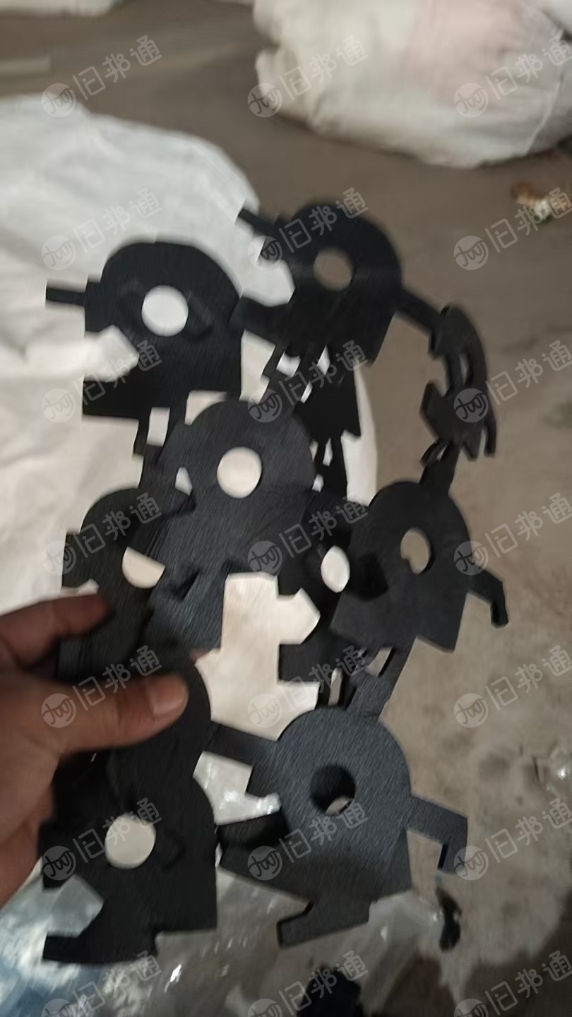出售黑色EVA发泡料废料，电子厂下来的，月供5吨左右